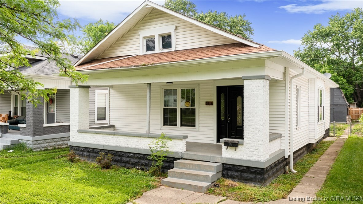 Property Photo:  2215 Reno Avenue  IN 47150 
