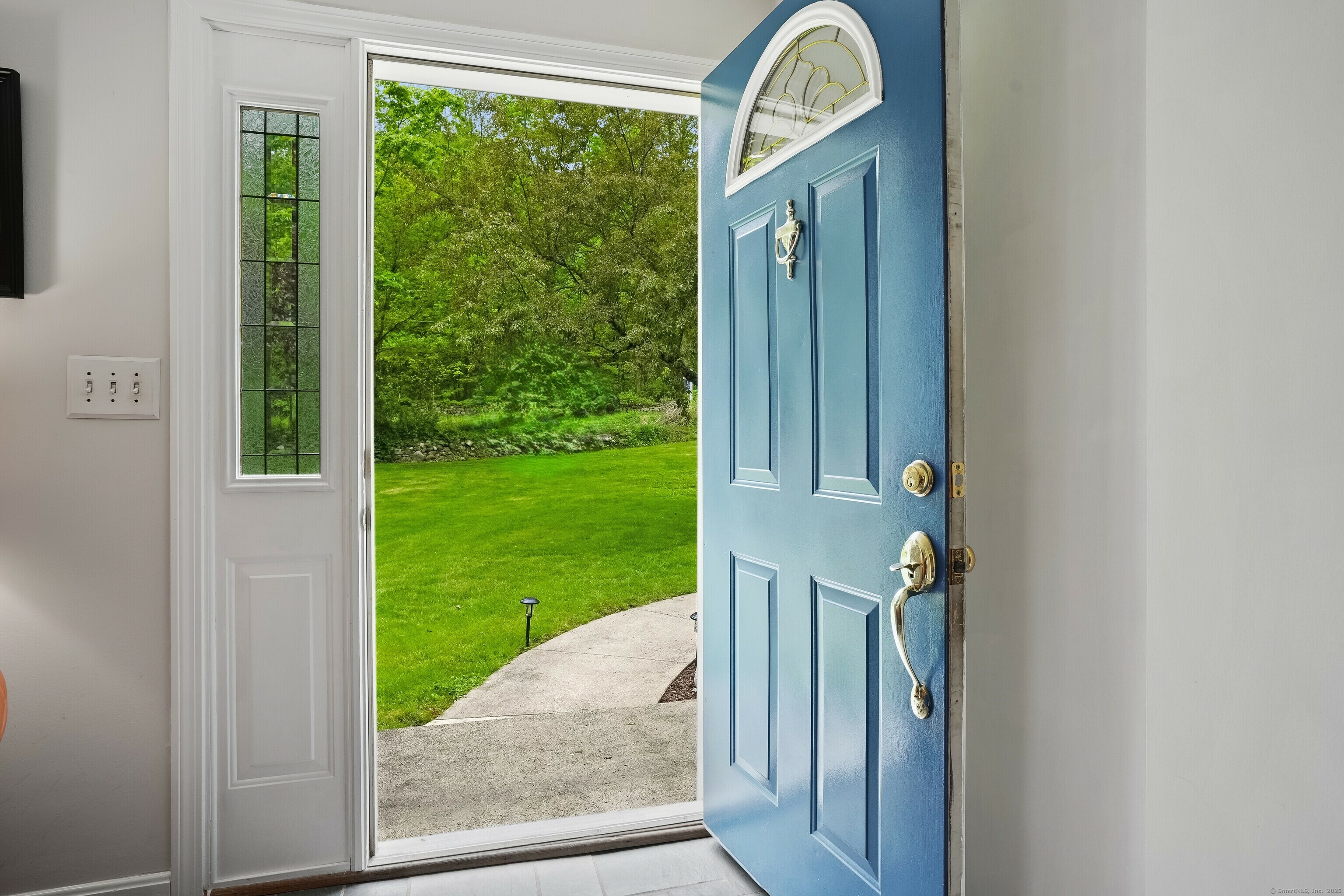 Property Photo: 306 Litchfield Turnpike CT 06524