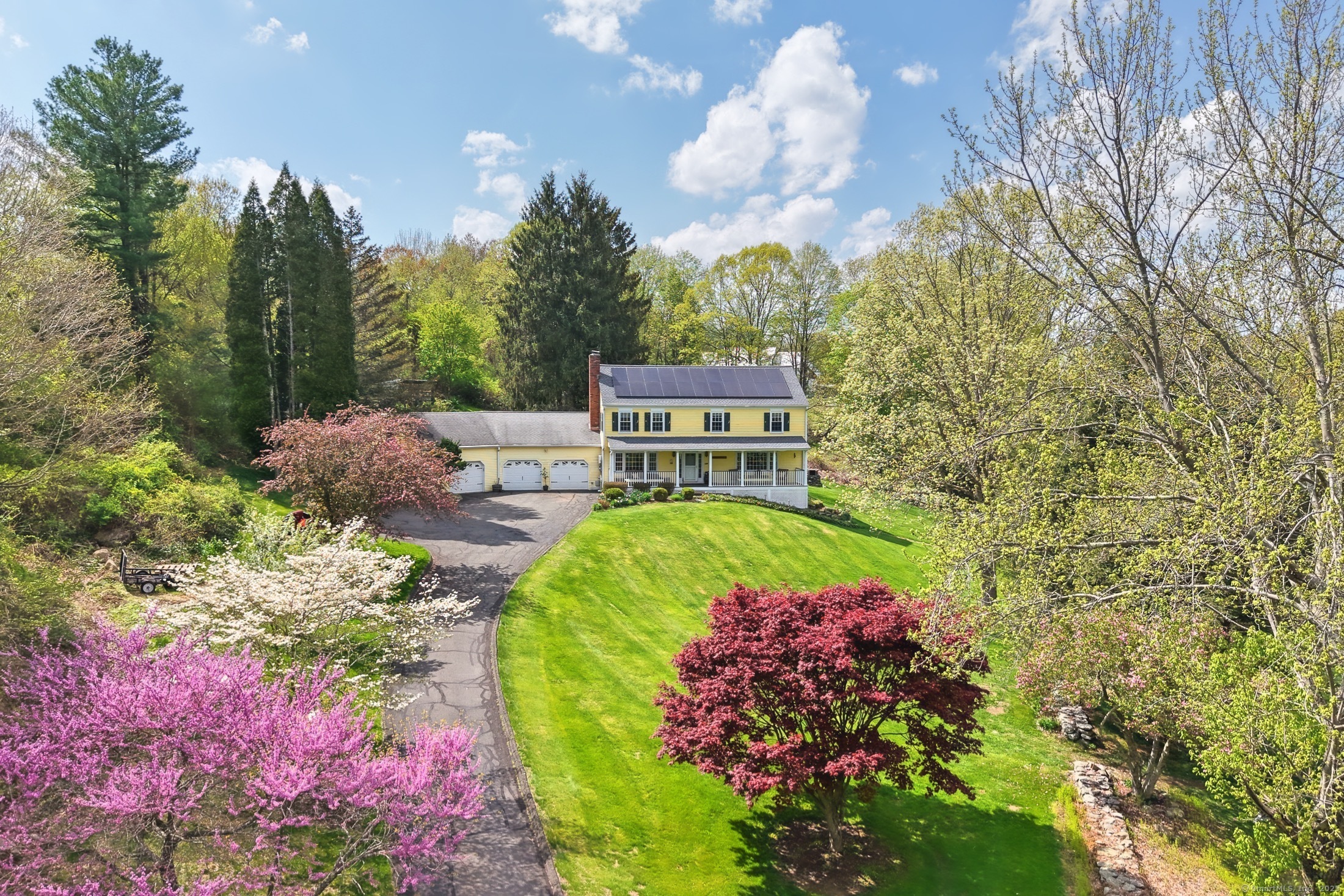 Property Photo: 2 White Oak Farm Road CT 06470