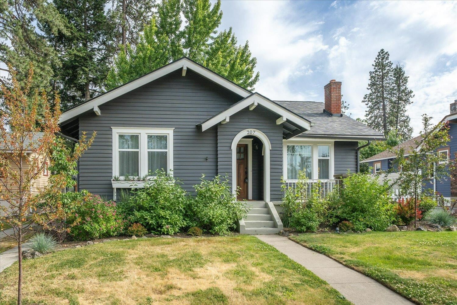 Property Photo: 207 W 27th Ave WA 99203