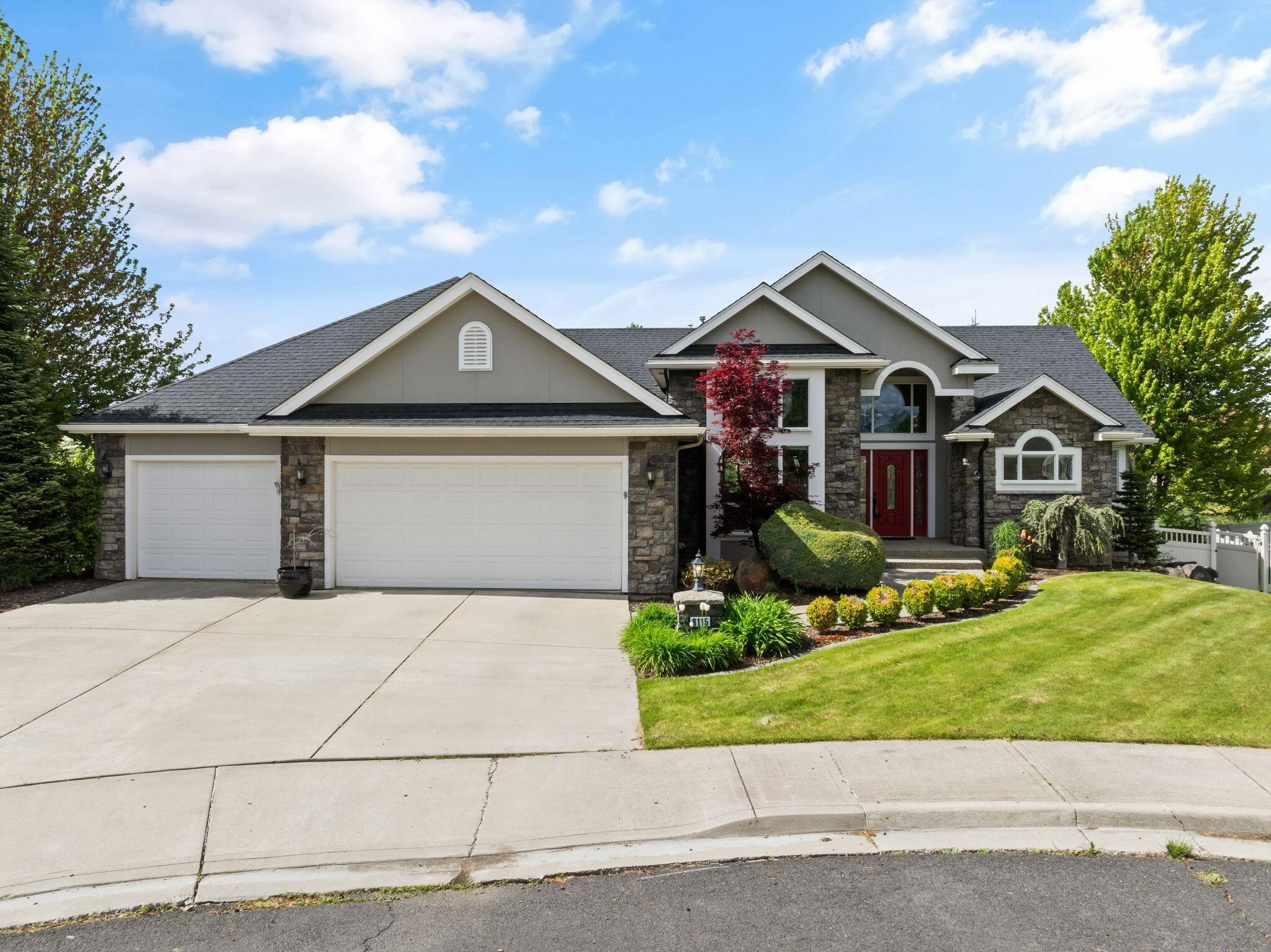 Property Photo: 8115 N Kimberly Ct WA 99208