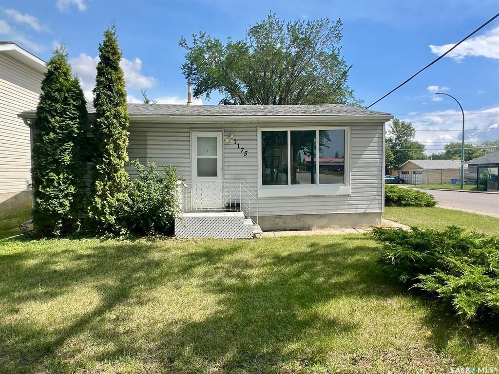 Property Photo:  1175 Edgar Street  SK S4N 3J6 