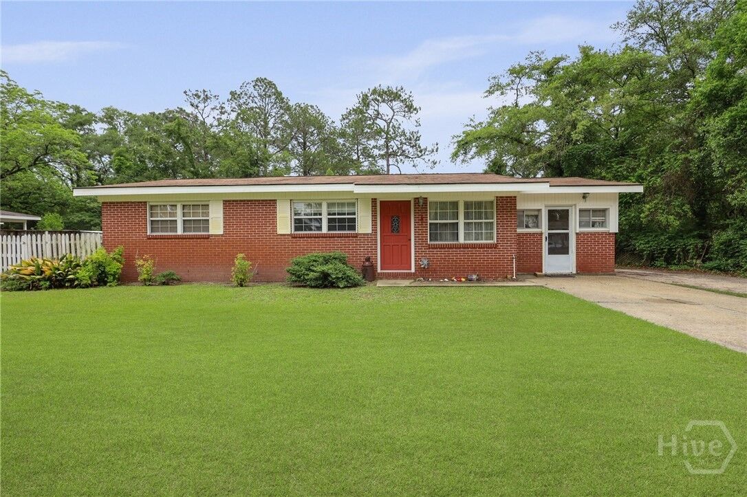 Property Photo:  985 Seven Oaks Road  GA 31546 
