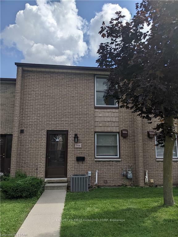 Photo de la propriété: 710 Wonderland Road S ON N6K 1L8