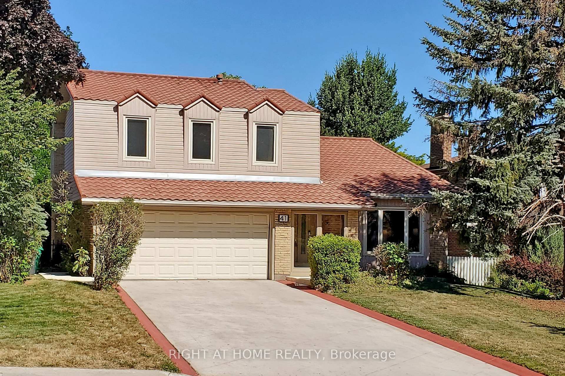 Property Photo:  41 Mansfield Street  ON L6S 2X8 