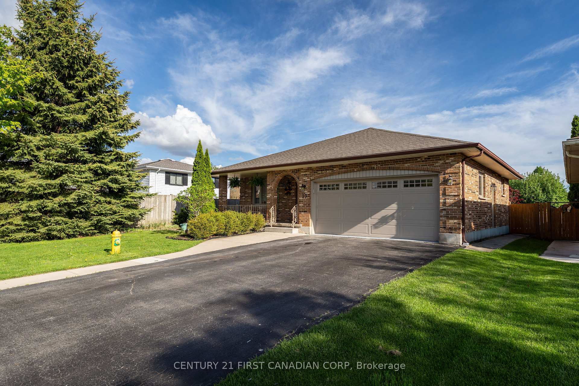 Photo de la propriété: 27 Golfview Crescent ON N6C 5N2