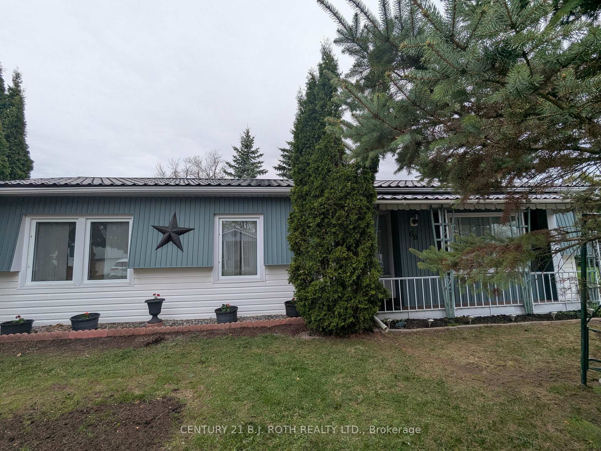 Property Photo: 66 Linden Lane ON L9S 1P2
