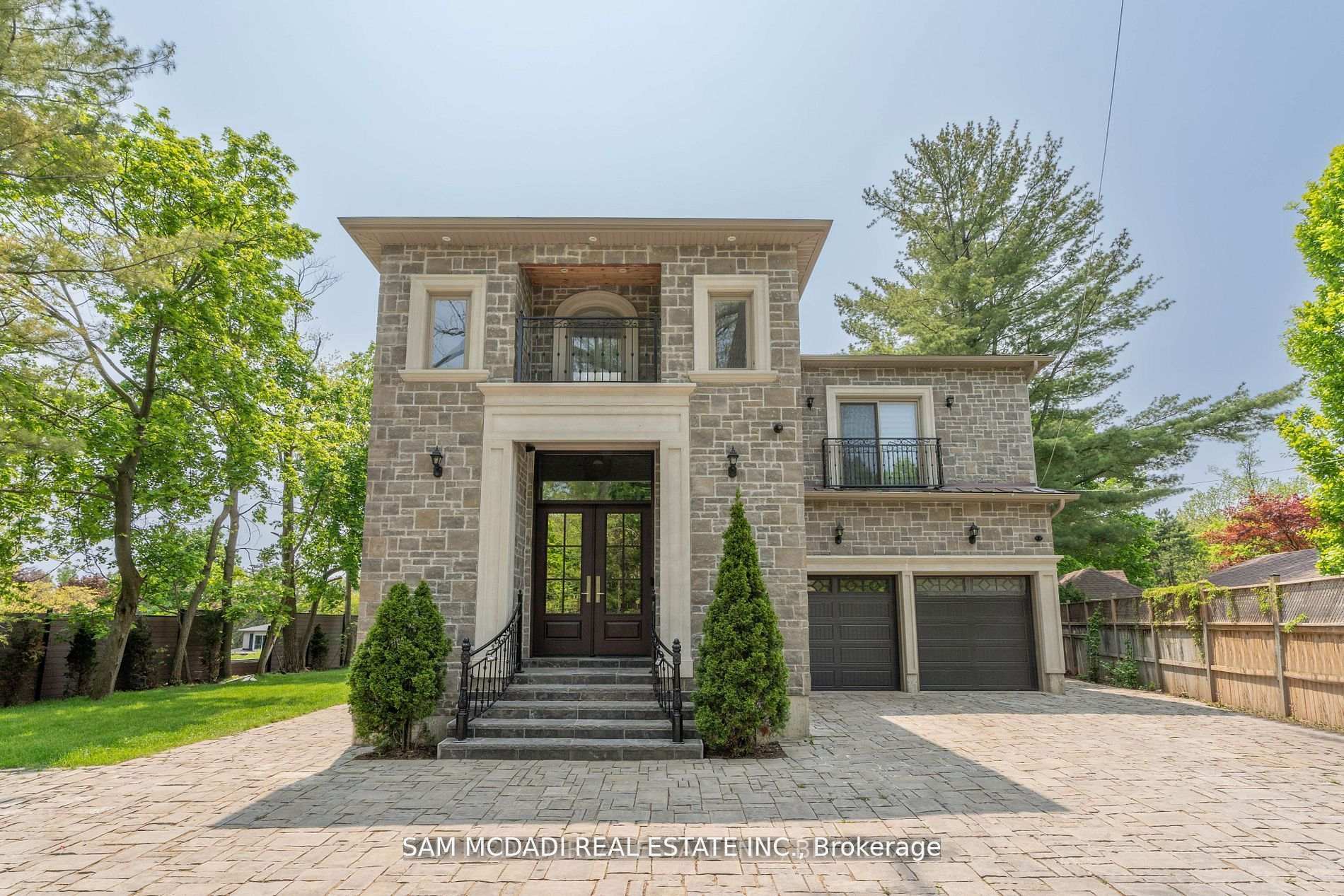 Property Photo: 1138 Garden Road ON L5H 3J6
