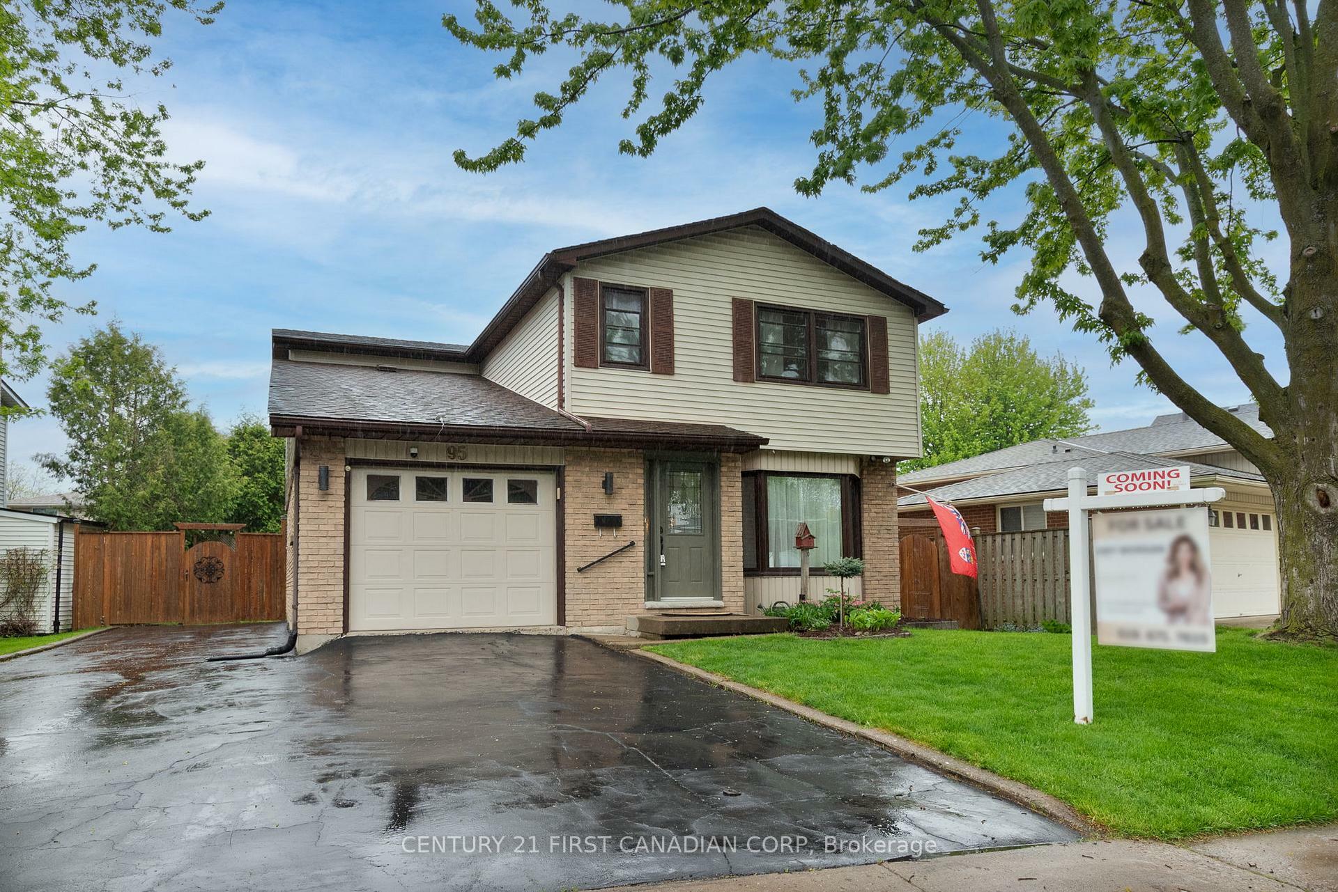 Property Photo: 95 Bexhill Drive ON N6E 1X1