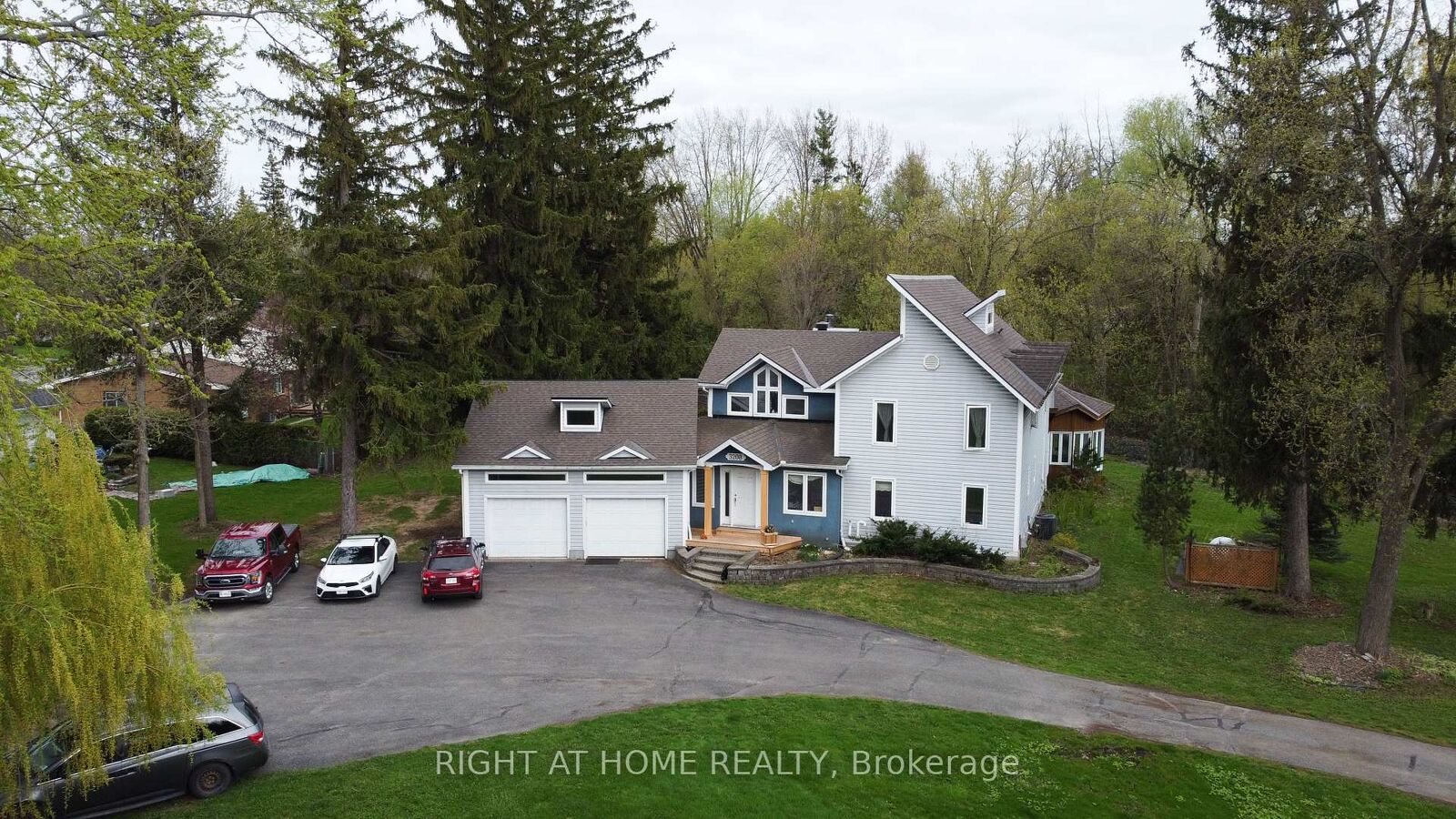 Property Photo: 3208 Richmond Road ON K2H 5B6