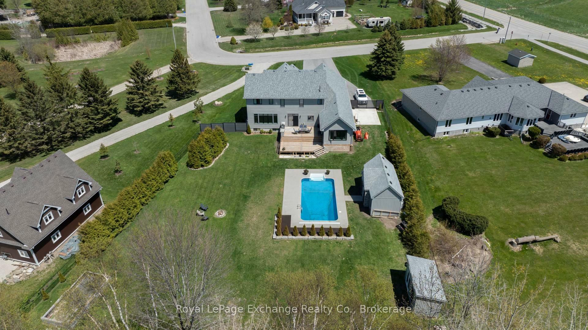 Property Photo: 7 Stoney Island Crescent ON N2Z 2X6