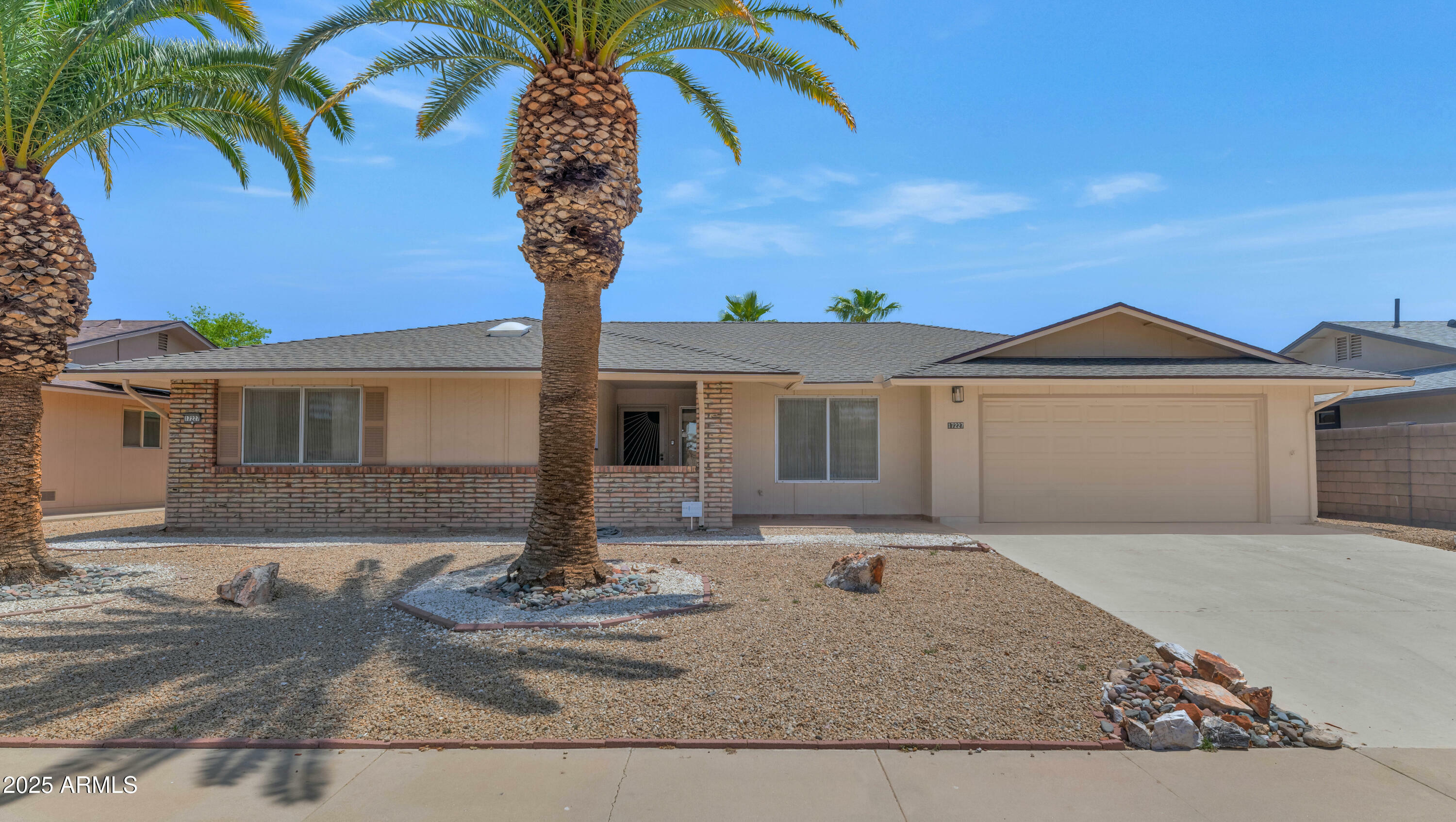 Property Photo: 17227 N Country Club Drive AZ 85373