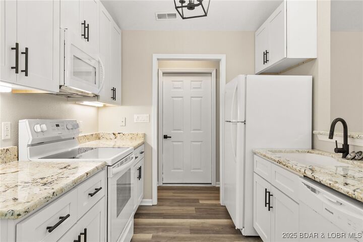 Property Photo: 159 Deer Valley Lane MO 65037