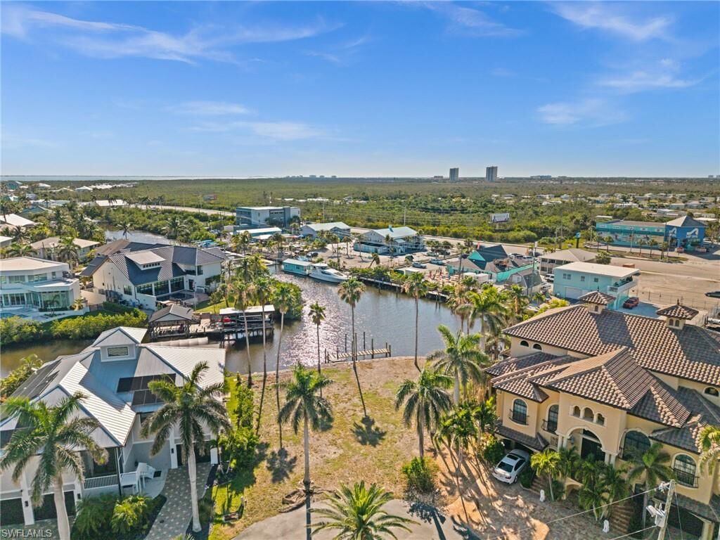 Property Photo:  17890 Grey Heron Ct  FL 33931 
