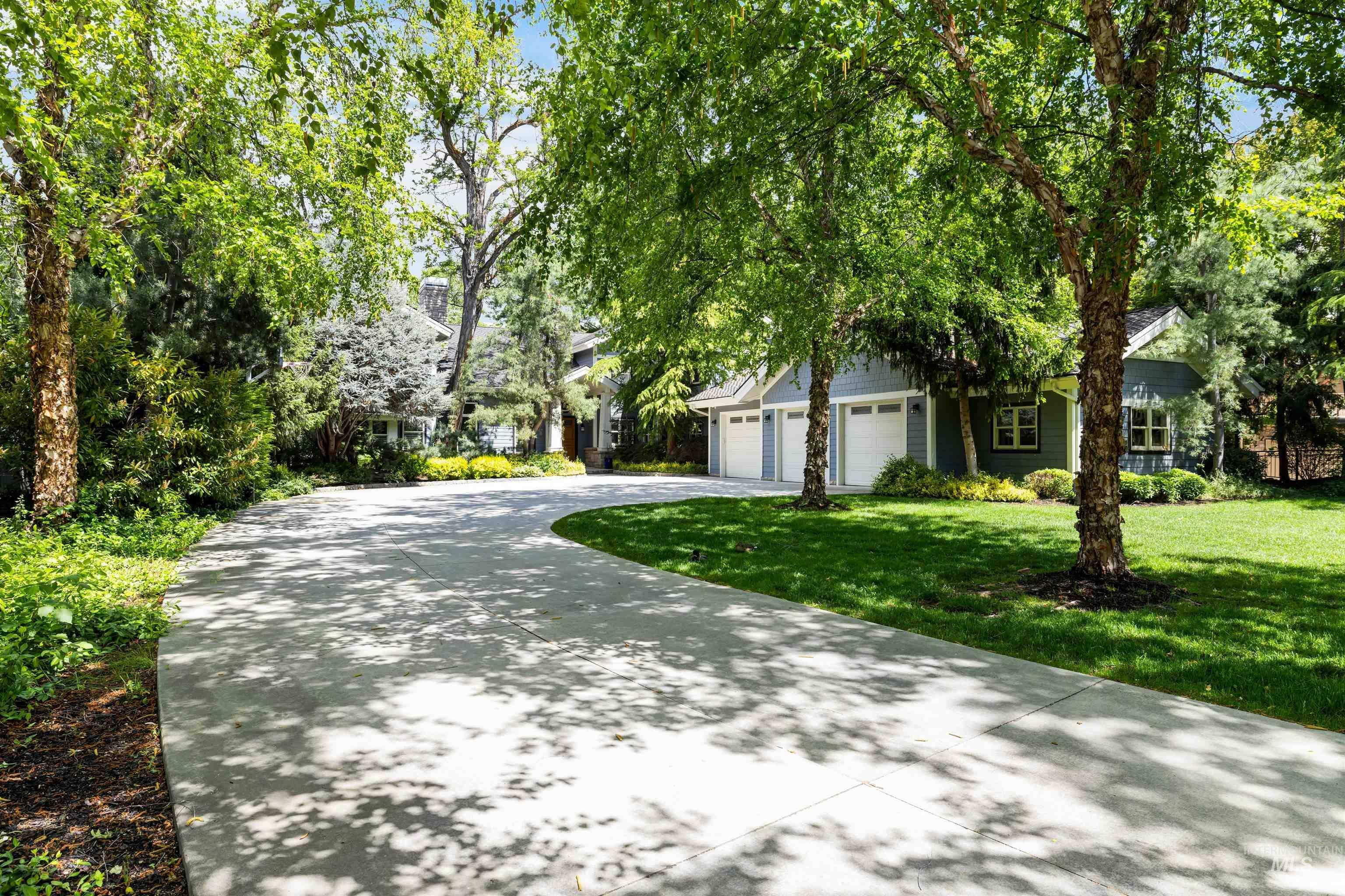 Property Photo: 876 E Pennsylvania Ln ID 83706