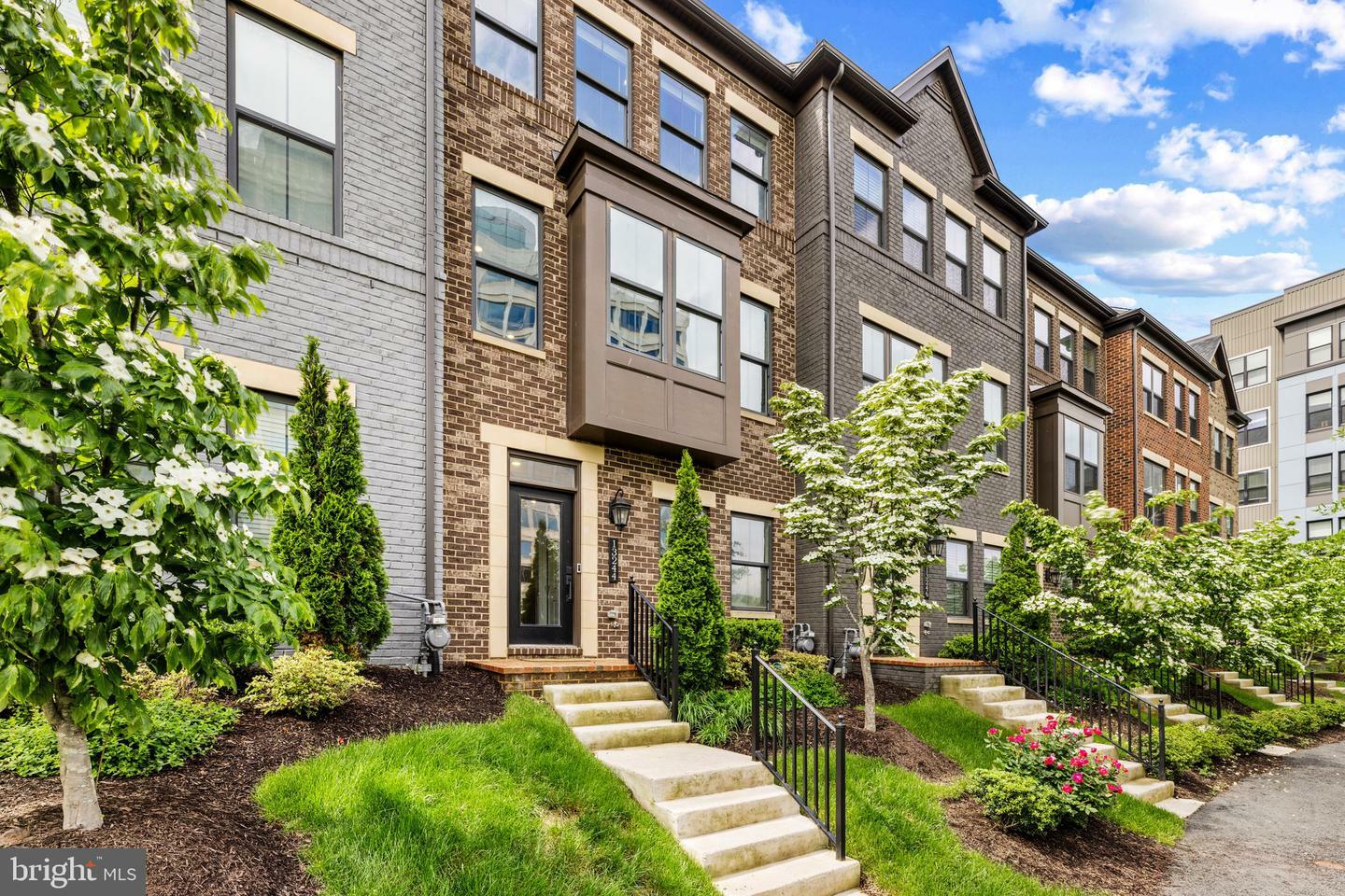 Property Photo: 13244 Woodland Pond Place VA 20171