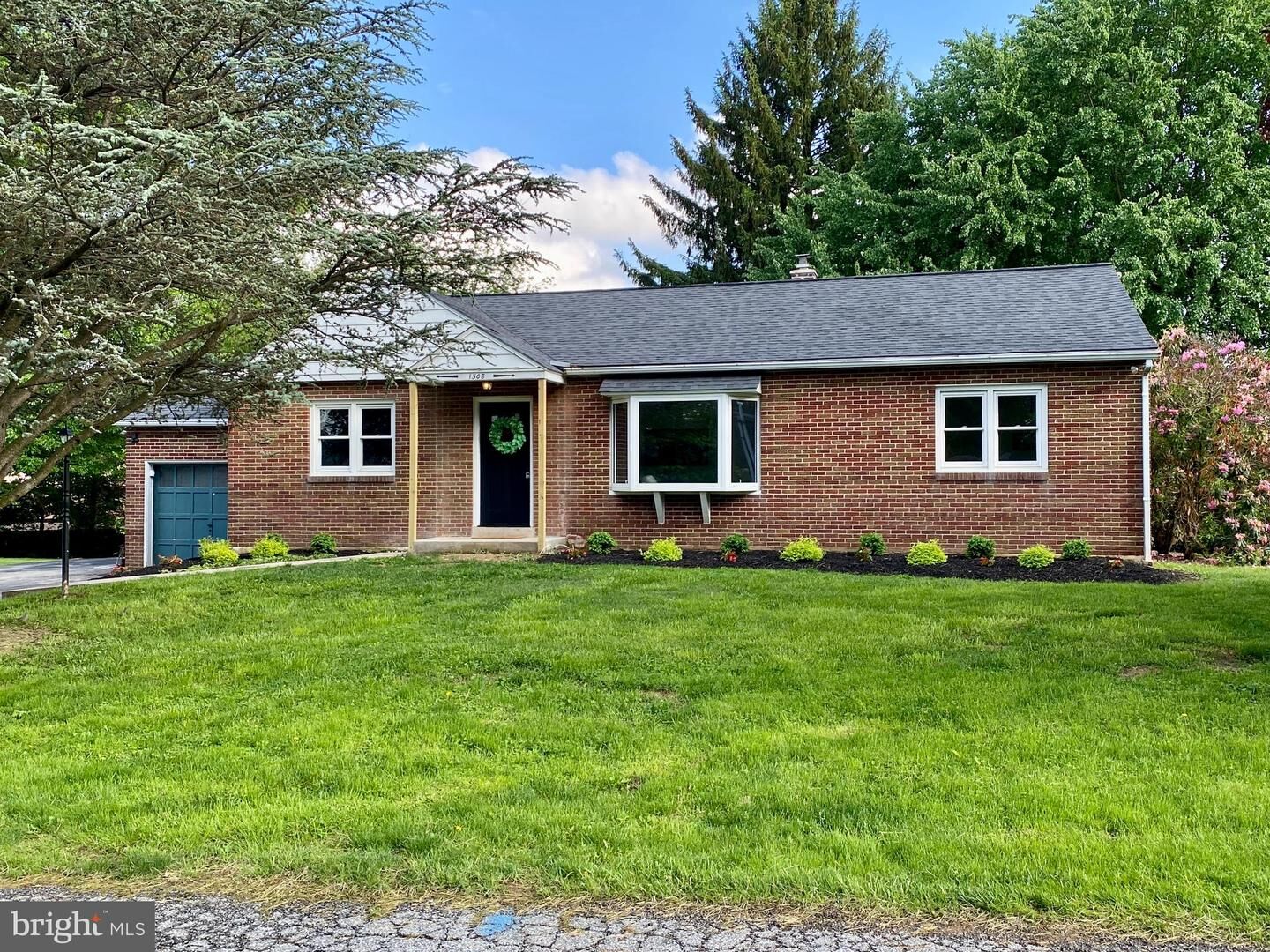 Property Photo: 1508 Robin Road PA 19320