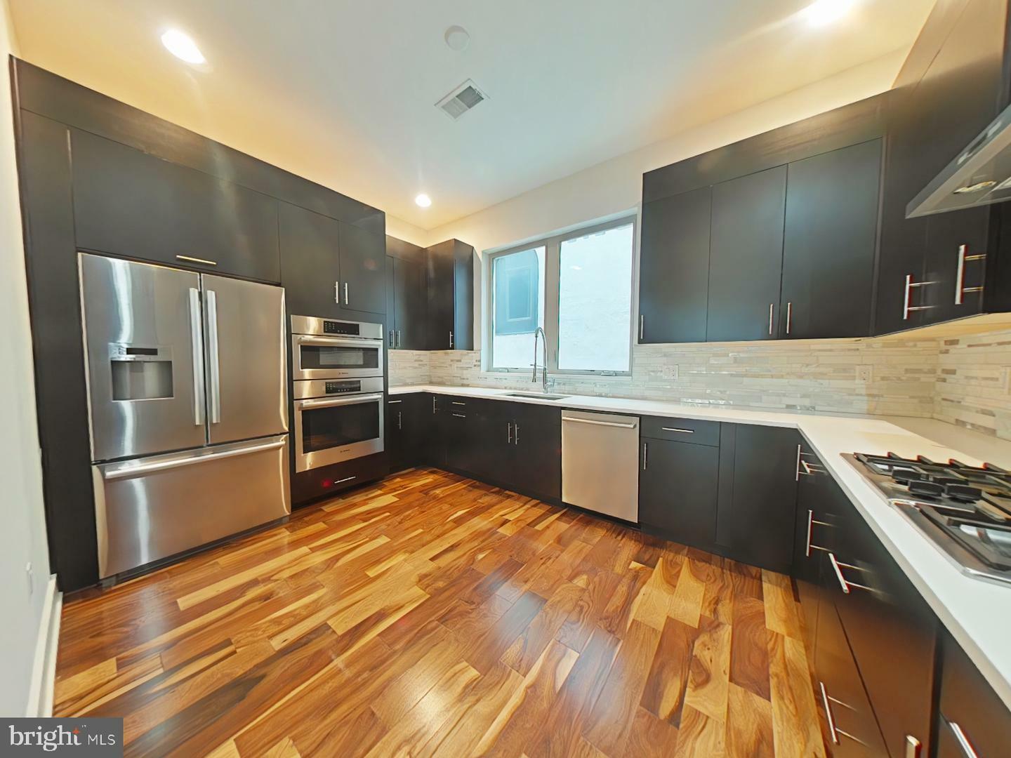 Property Photo: 117 Quarry Street 31 9 PA 19106