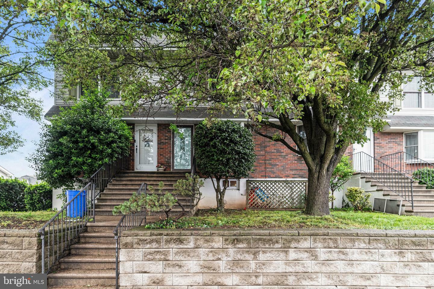 Property Photo: 377 E Madison Avenue PA 19018