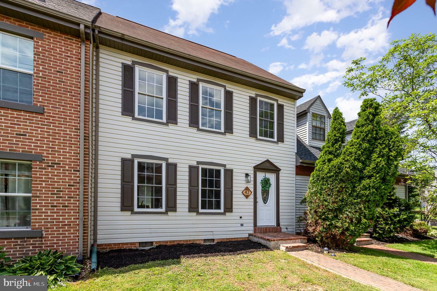 Property Photo: 42 Carriage House Drive PA 17584