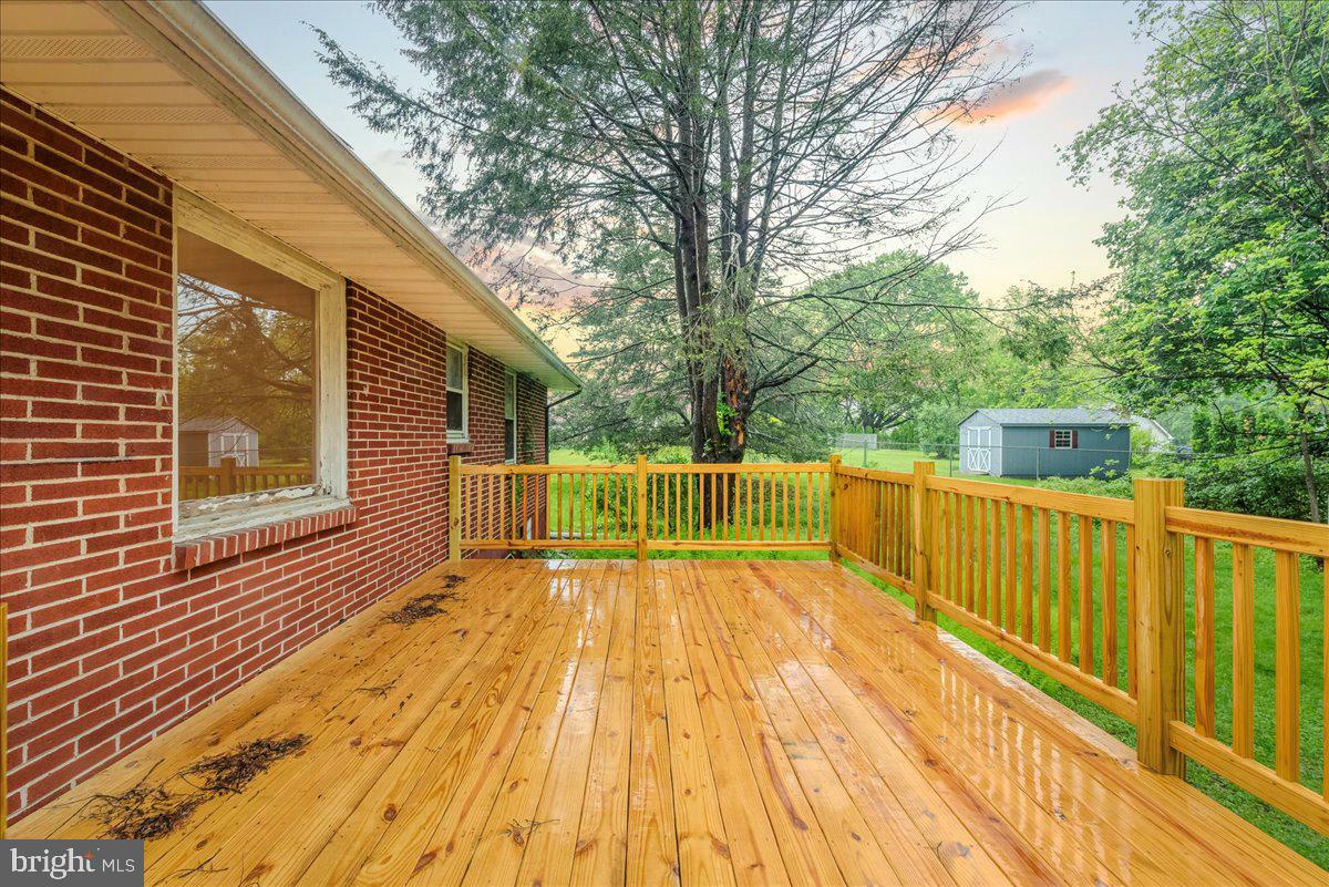 Property Photo: 7136 Howell Terrace PA 18360