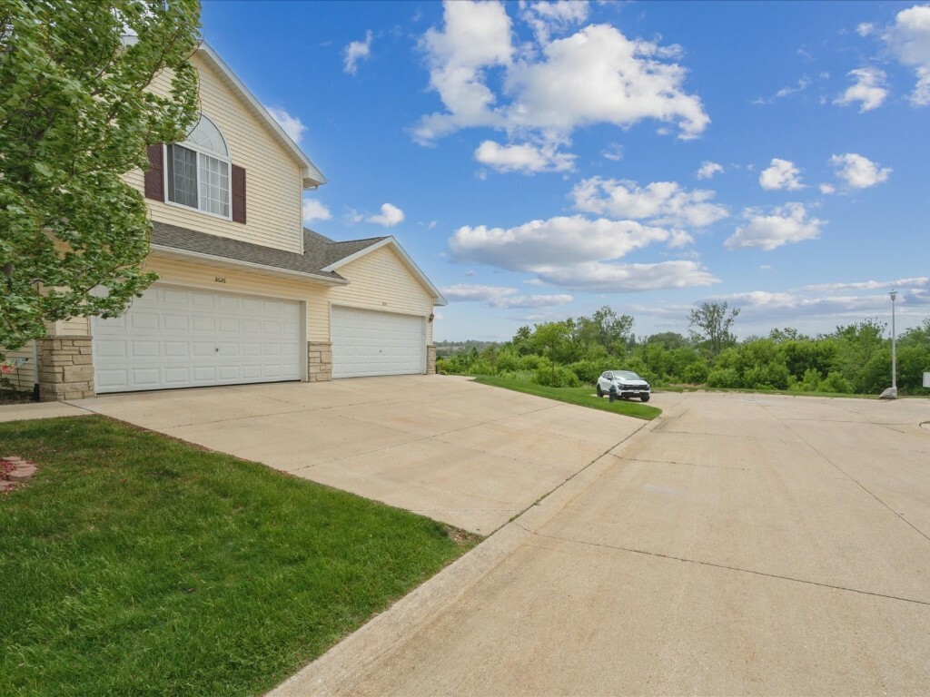 Property Photo: 3626 Stoneview Circle SW IA 52404