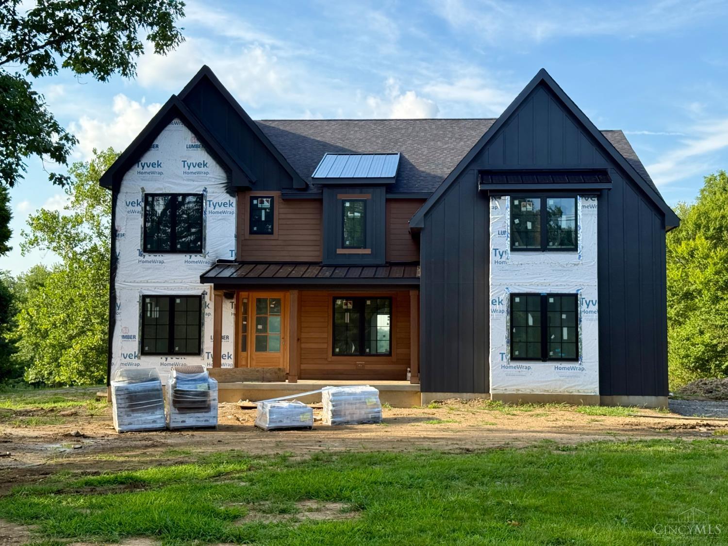 Property Photo: 2920 E Galbraith Road OH 45237