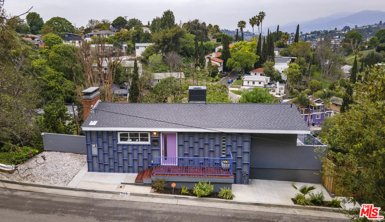 Property Photo: 1125 Oban Dr CA 90065