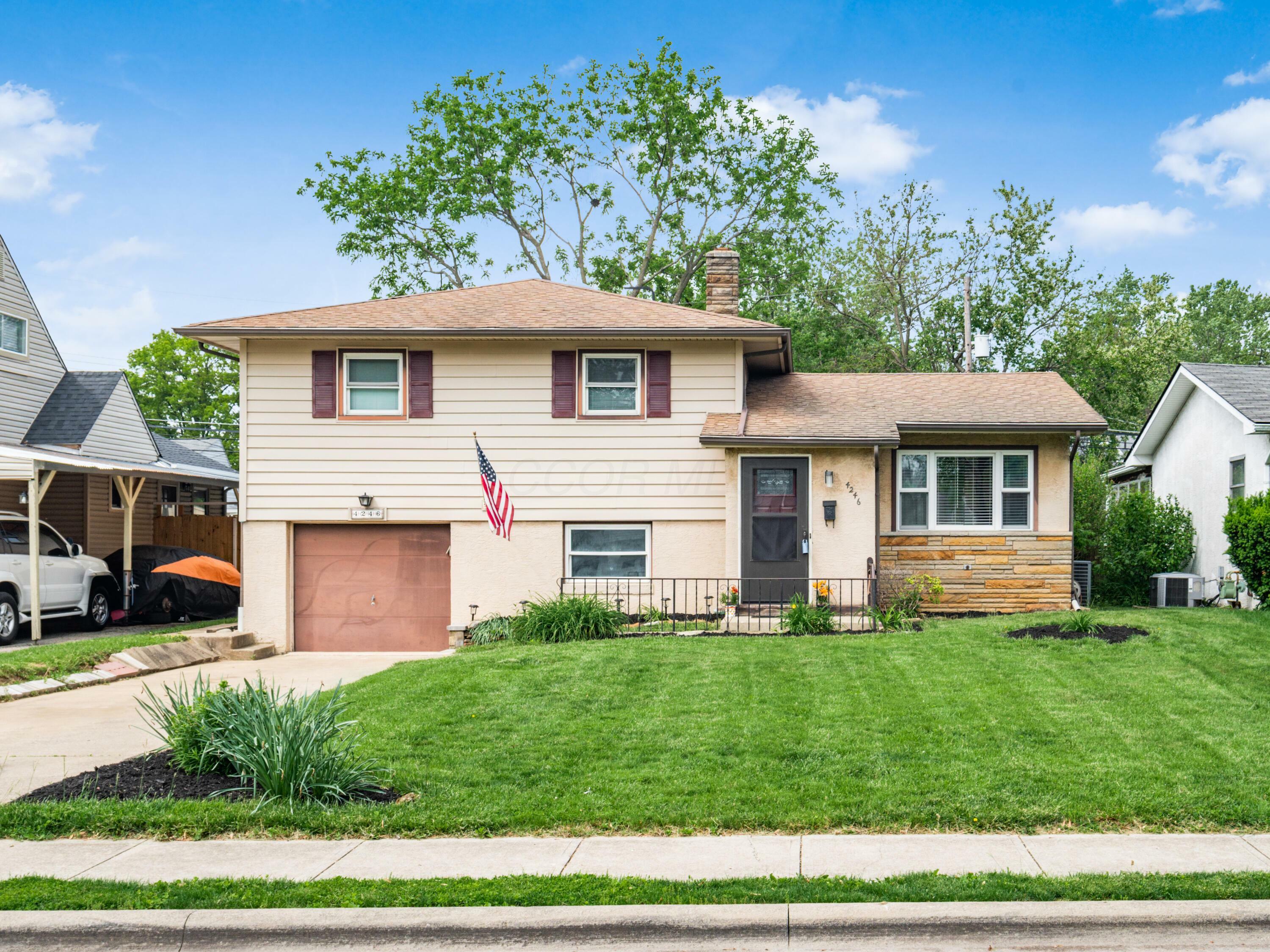 Property Photo: 4246 Medway Avenue OH 43213