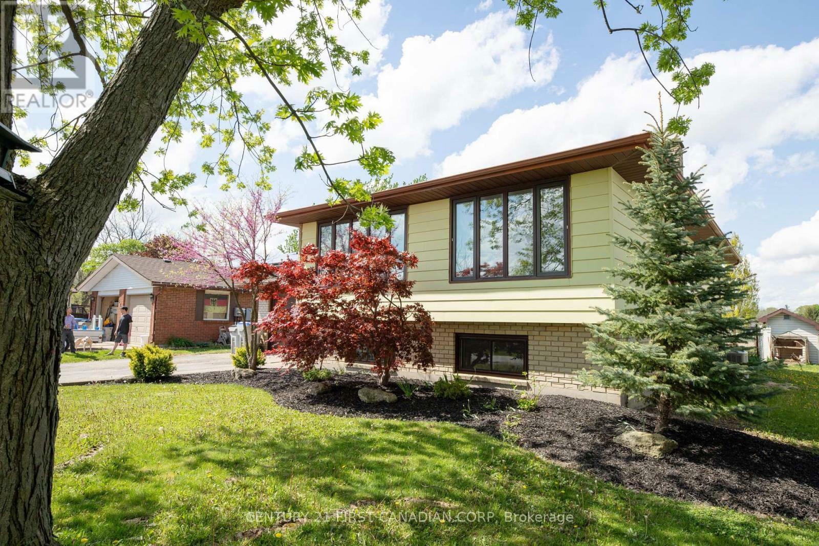 Photo de la propriété: 333 St Clair Street ON N0M 2S0