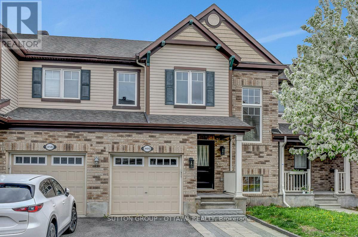 Property Photo: 460 Meadowhawk Crescent ON K2J 5W8