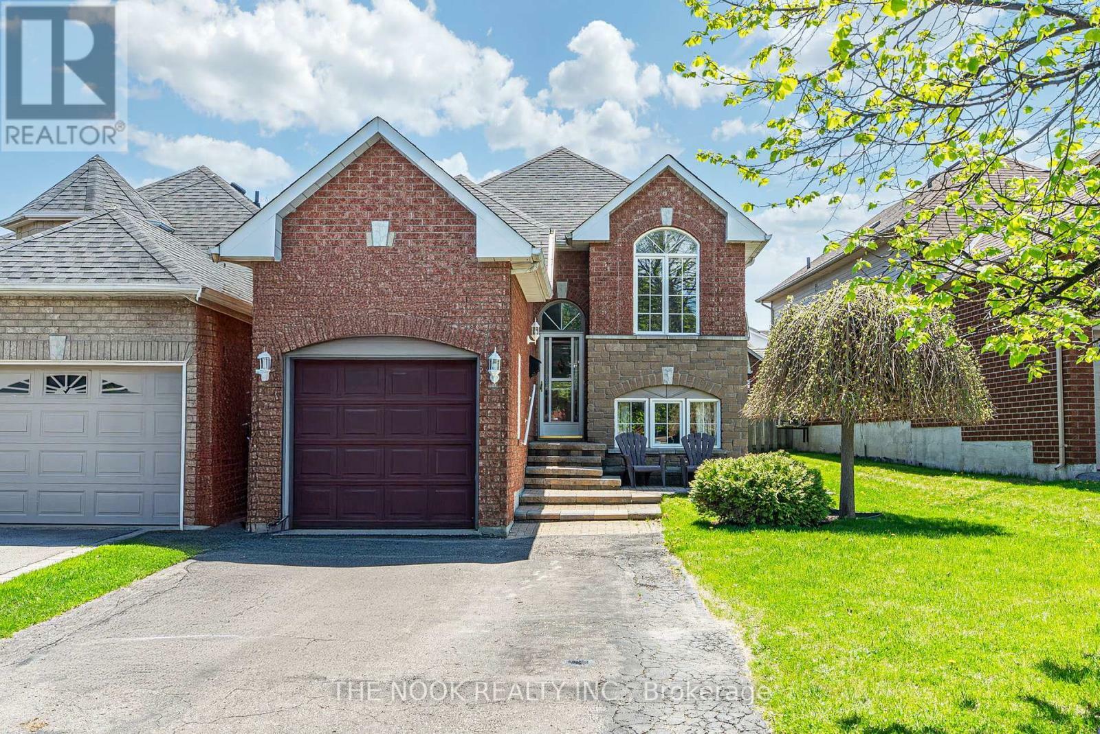 54 Abernethy Crescent  Clarington (Bowmanville) ON L1C 4Z1 photo