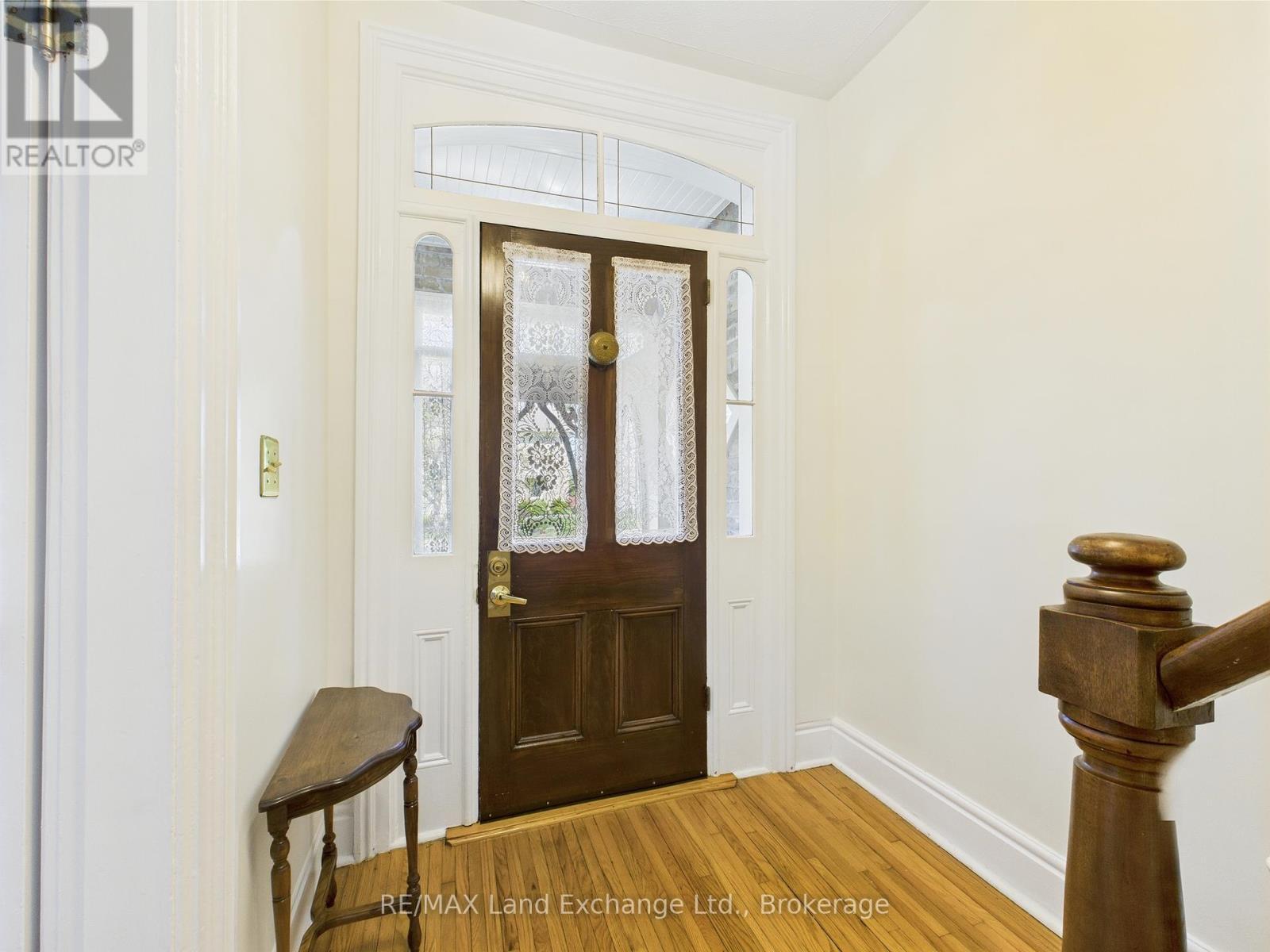 Property Photo:  813 Princes Street North  ON N2Z 1Z2 