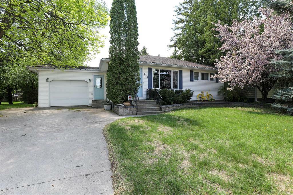 436 Hanover Street  Steinbach MB R5G 0H3 photo