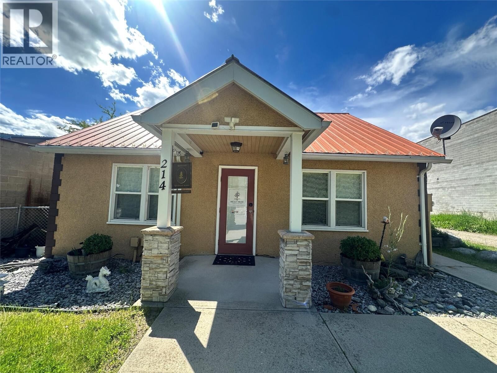Property Photo:  214 11th Avenue  BC V1N 1J2 