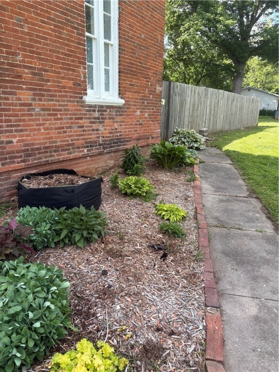 Property Photo: 508 N Washington Street IL 62548