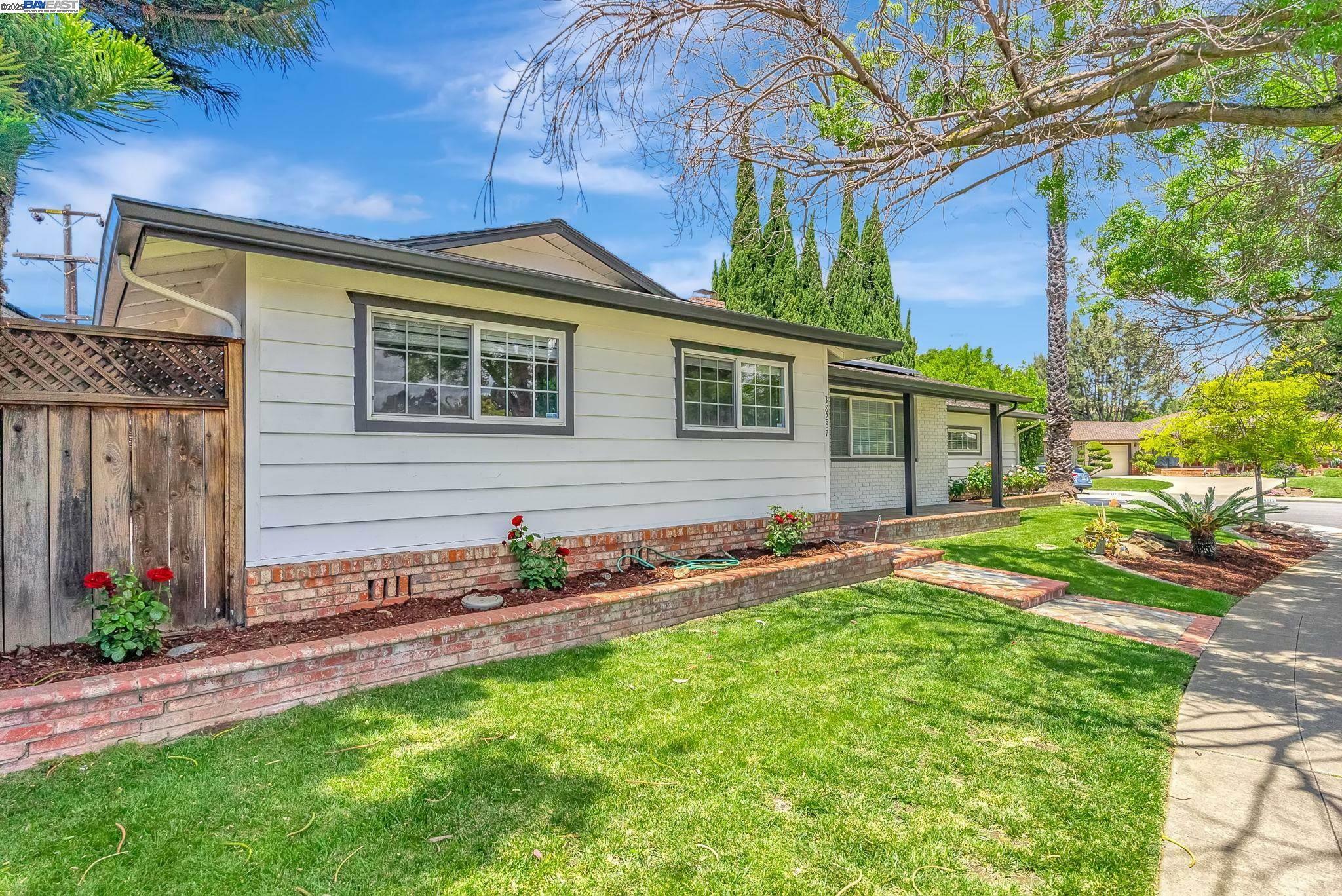 Property Photo: 38287 Parkmont Dr CA 94536