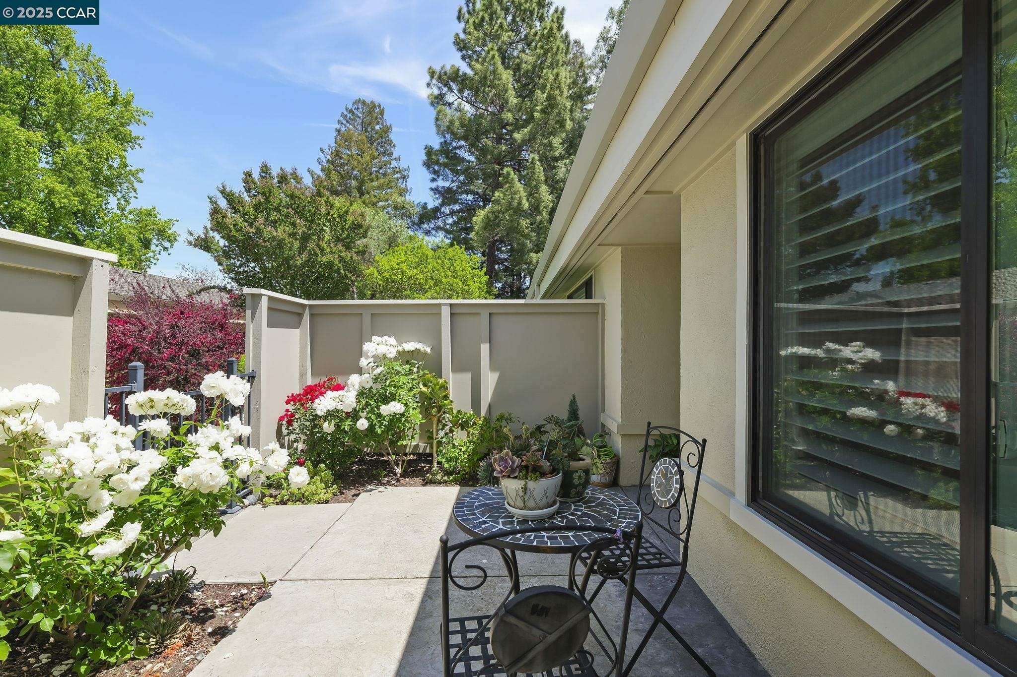 Property Photo: 2109 Tice Creek Drive 3 CA 94595