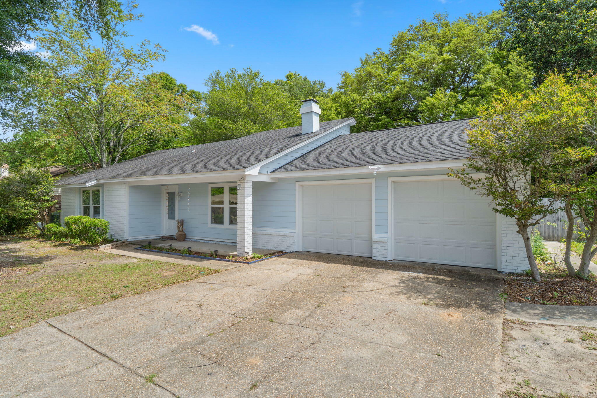 Property Photo: 8150 Northpointe Boulevard FL 32514