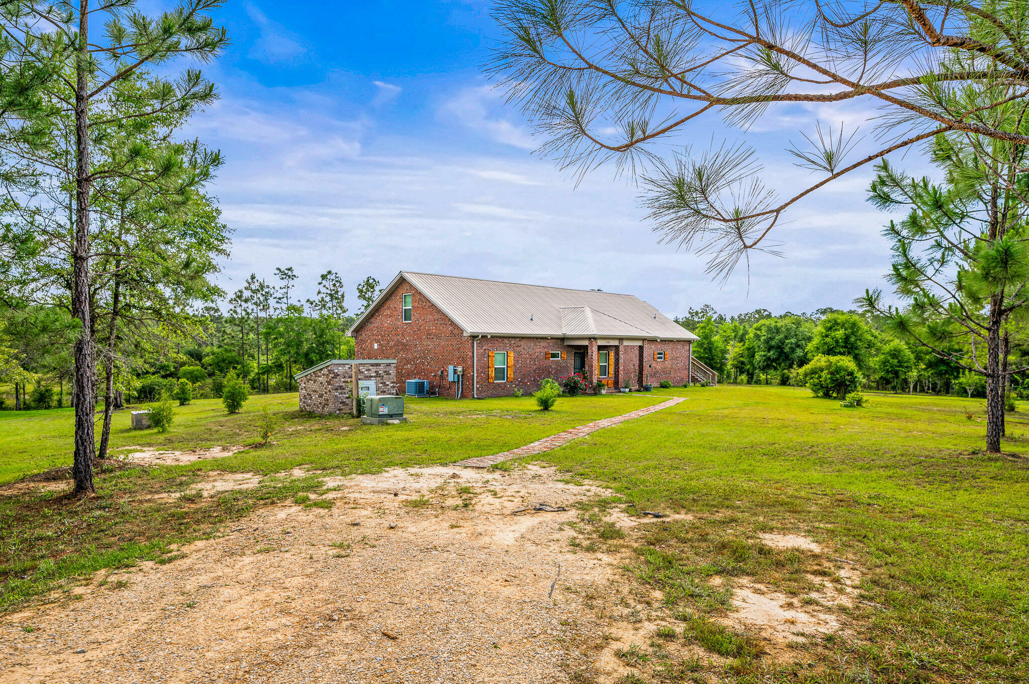 Property Photo: 5105 Pasco Broxson Circle FL 32564