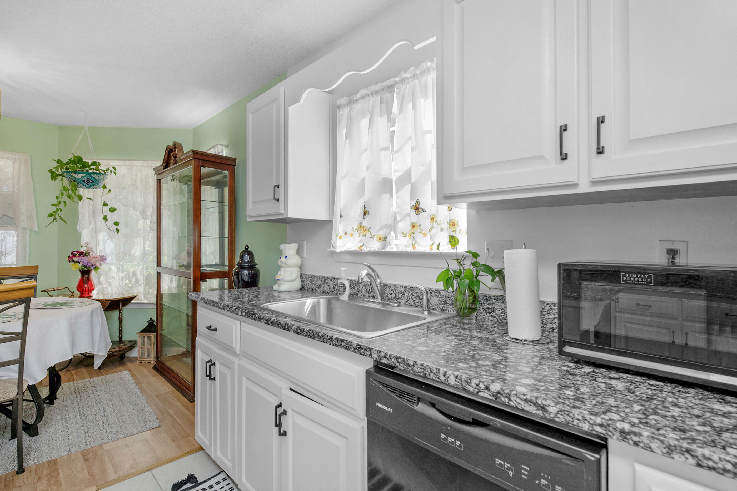 Property Photo: 102 Wright Drive FL 32578