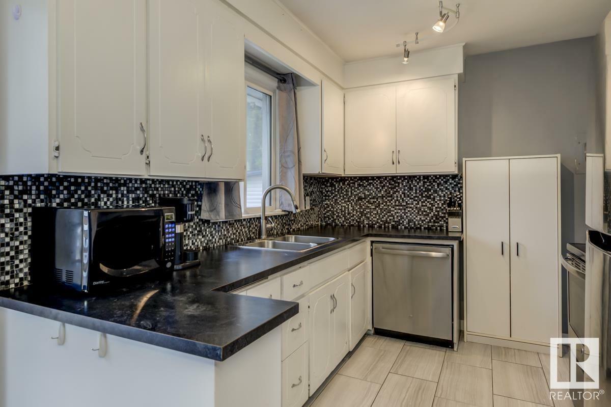 Property Photo: 7 Marion Crescent AB T8N 1L1