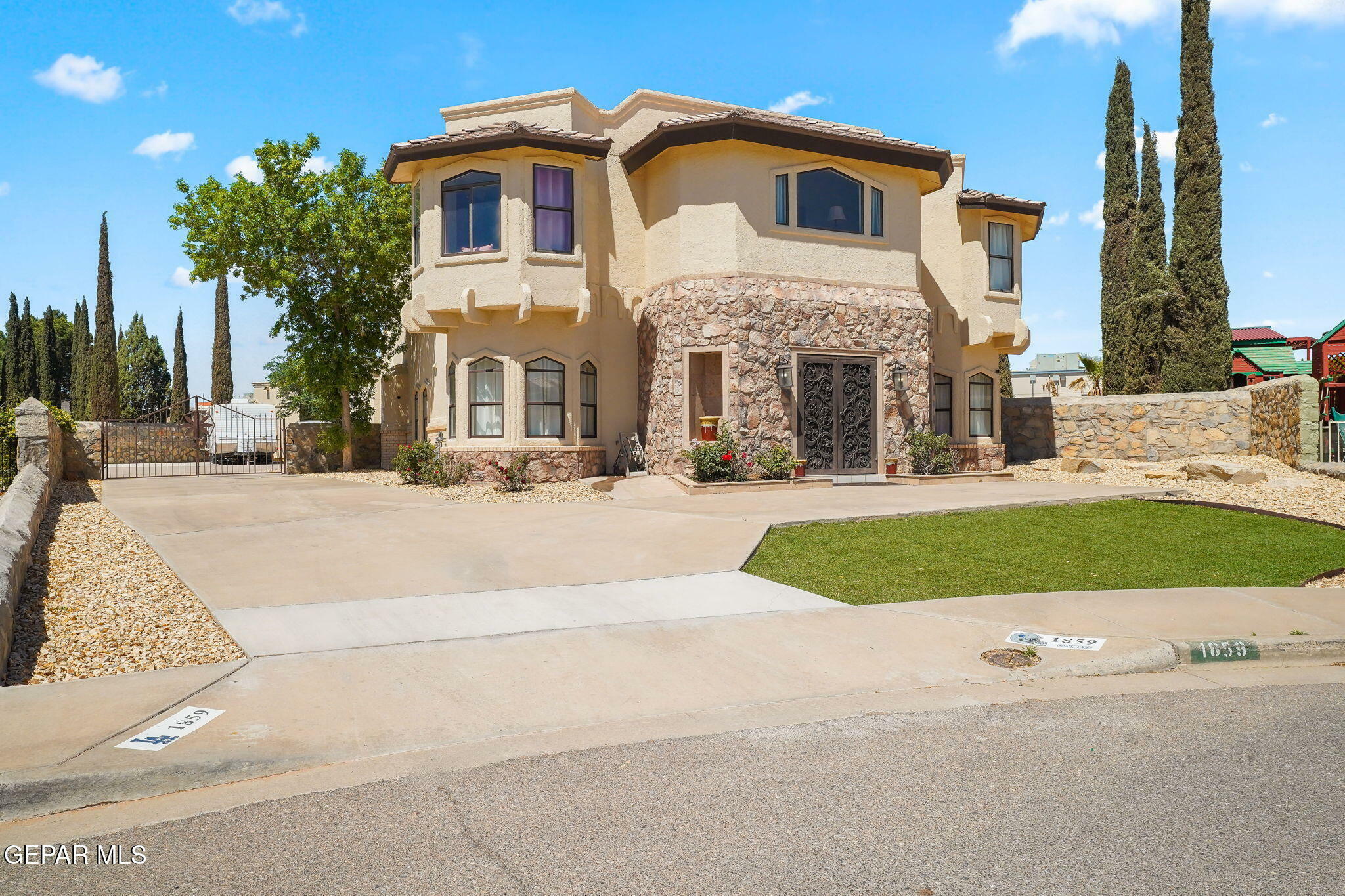 Property Photo:  1859 Luis Gomez Place  TX 79936 