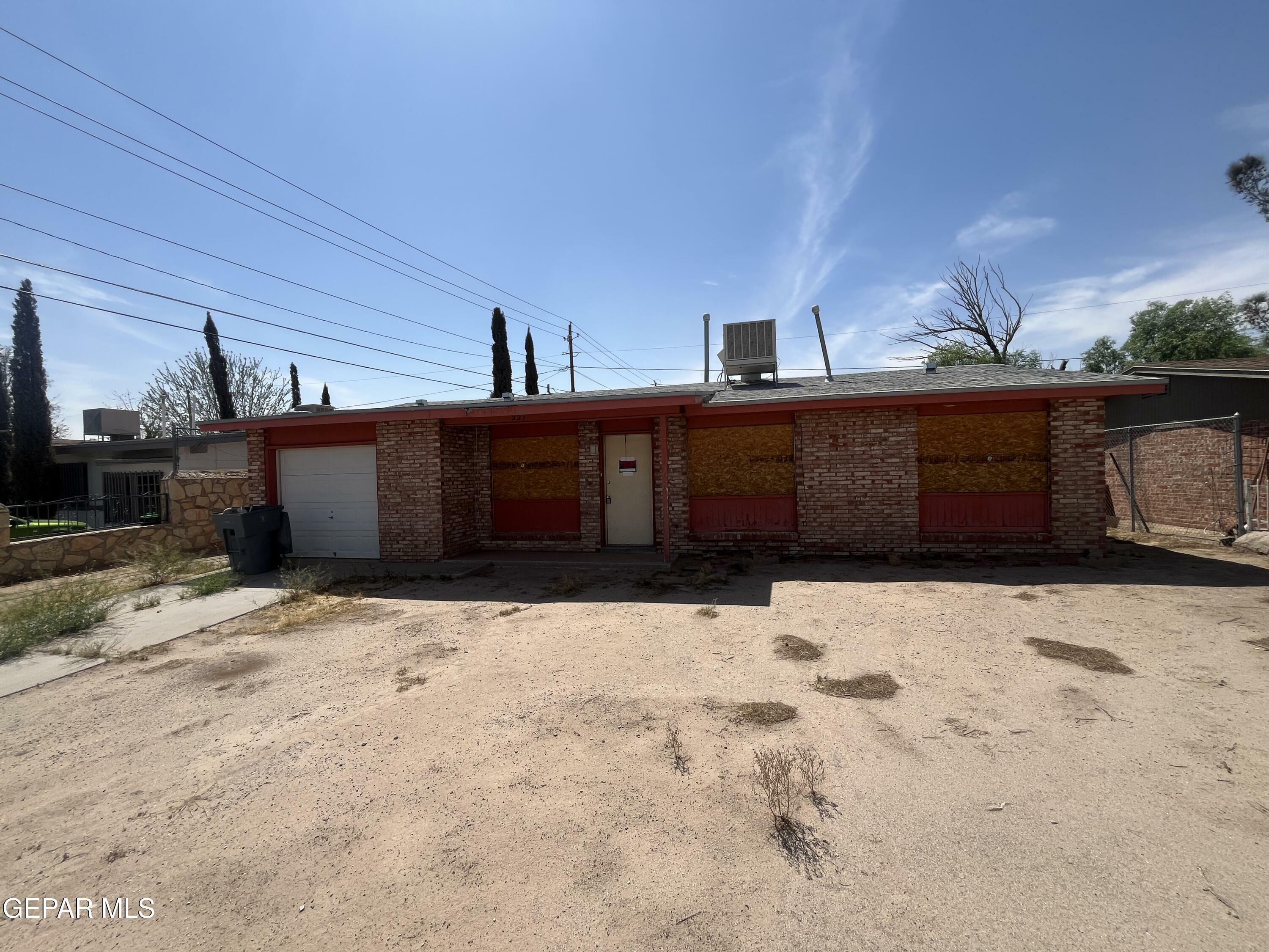 Property Photo: 221 Maravilla Drive TX 79907