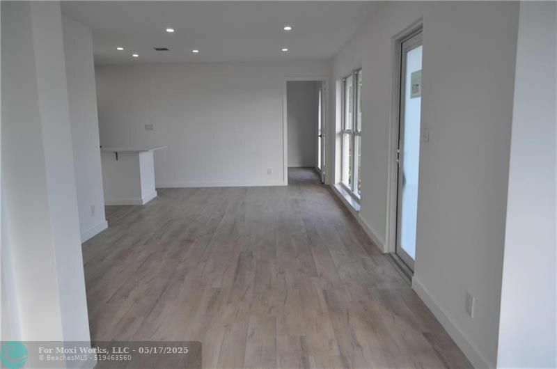 Property Photo: 1625 NE 15th Avenue 2 FL 33305