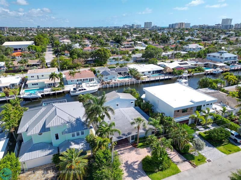 Property Photo: 2559 SE 14th St FL 33062