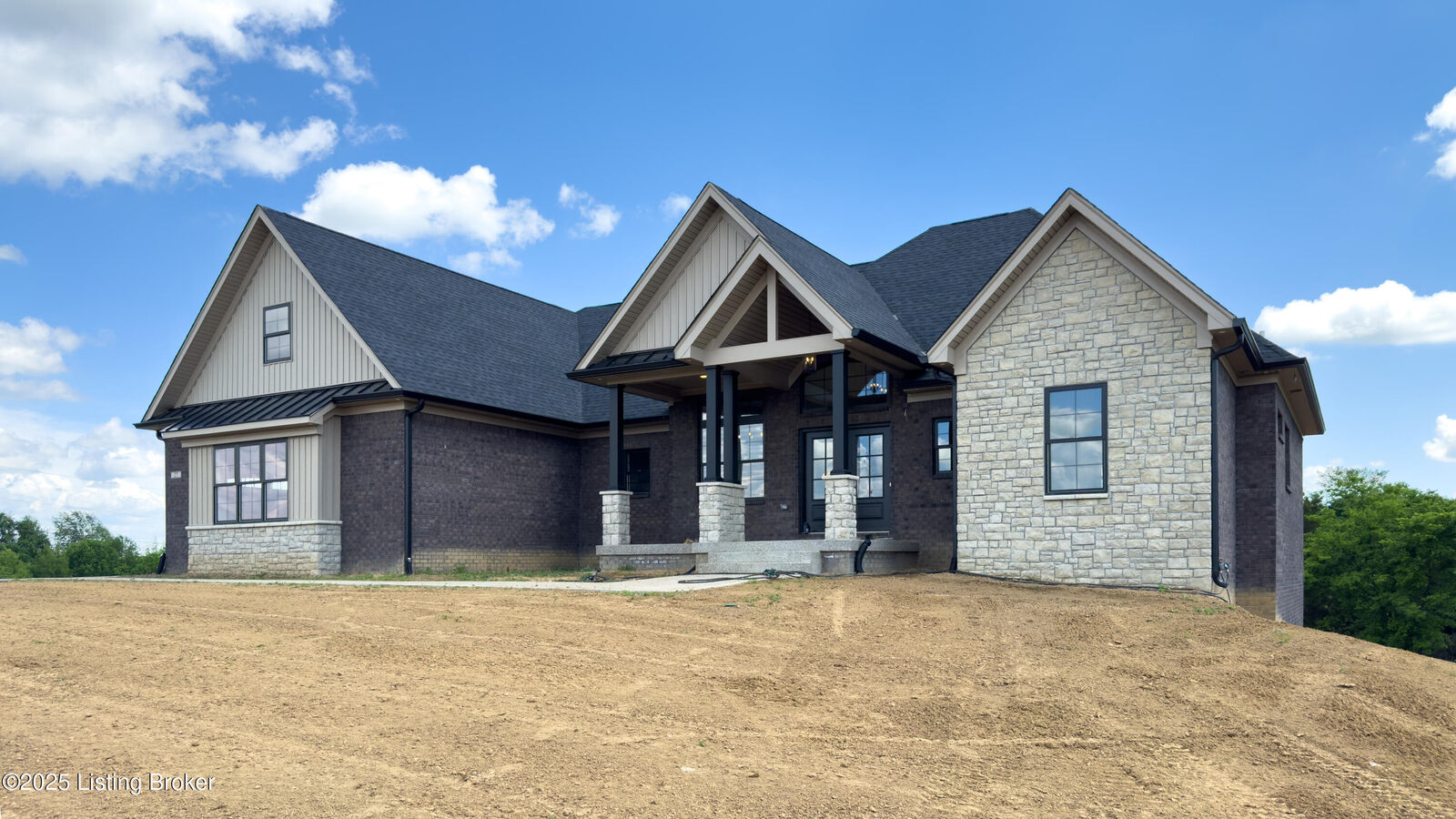 Property Photo:  27 Dalton Dr  KY 40023 