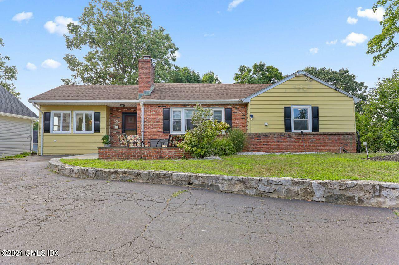 Property Photo: 12 Rockland Place CT 06831