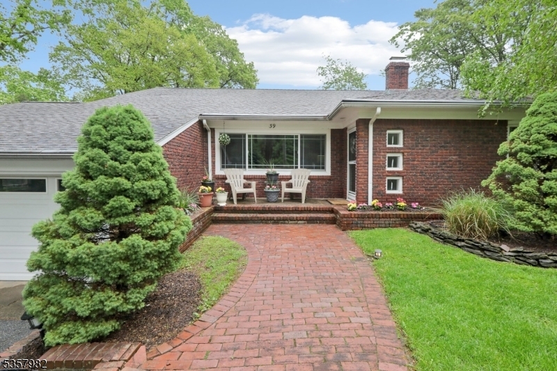 Property Photo: 39 Chuckanutt Dr NJ 07436