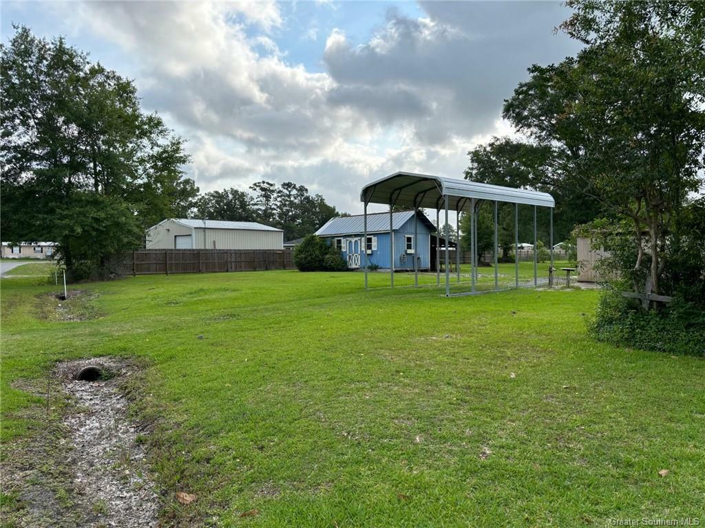 Property Photo: 1505 Garth Drive LA 70663